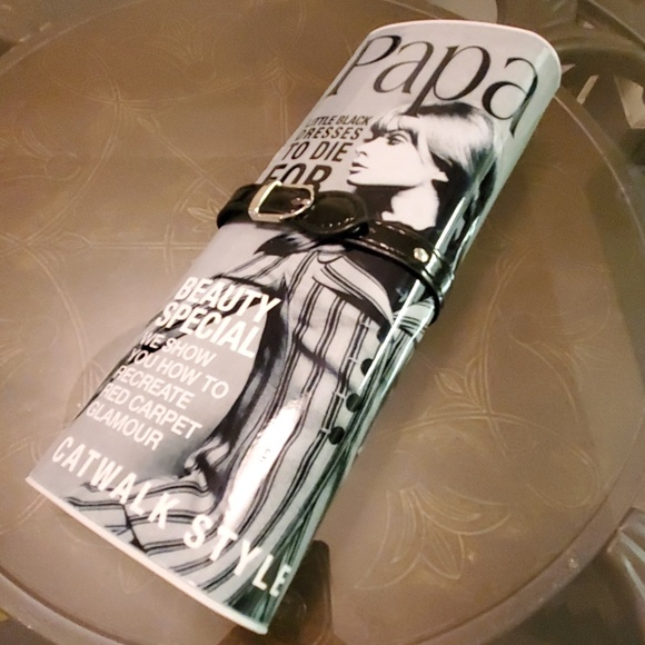 Handbags - Magazine Clutch